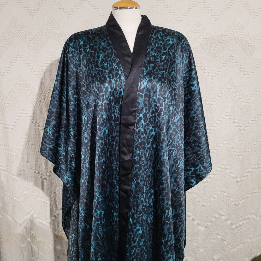 Torrid satin kimono leopard print